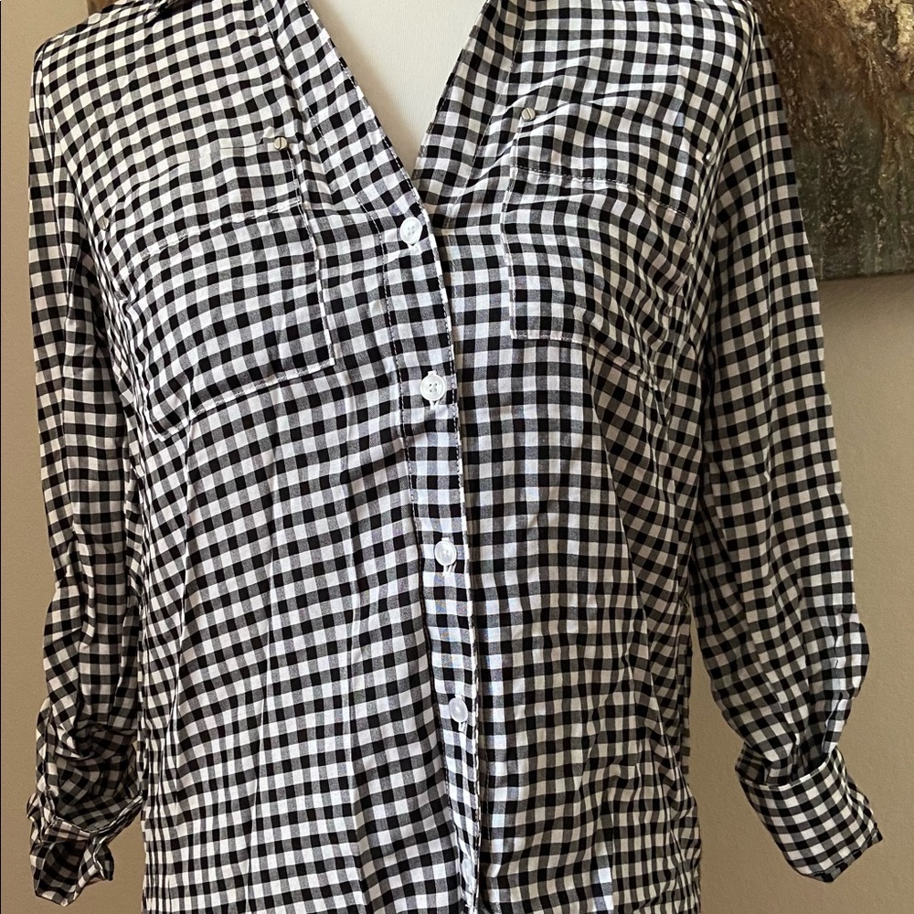 Jones New York button tie blouse
